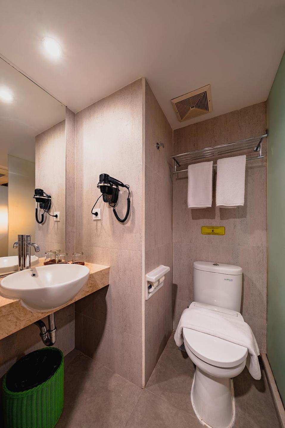 Hotel Maxonehotels At - Chse Certified 3*